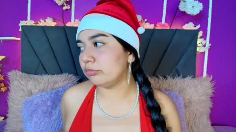 Snapshot of ela_hilton3 chatting on December 14, 3:36 pm Ela online show from December 14, 3:36 pm