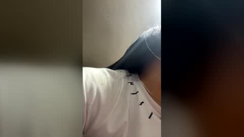 Elahia online show from December 14, 3:39 pm