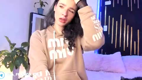 Snapshot of elaia_franc chatting on June 28, 4:18 am Elaia franco online show from June 28, 4:18 am