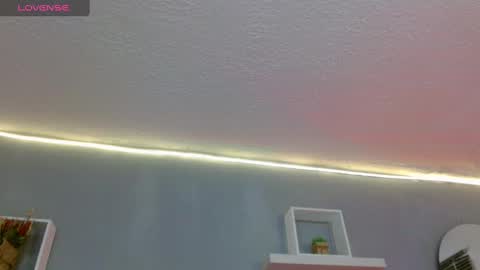 Elaia online show from March 12, 6:22 pm