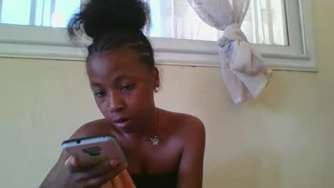 elalia1234 online show from December 5, 6:00 am