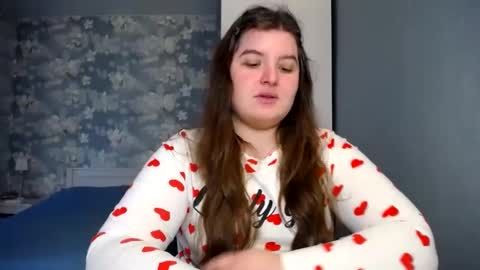 Elanis online show from March 8, 1:25 pm