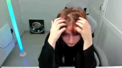 Evie online show from May 17, 7:06 am