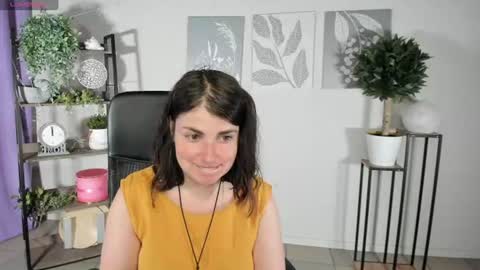 Snapshot of elara_starfall chatting on June 22, 5:15 am Marta online show from June 22, 5:15 am