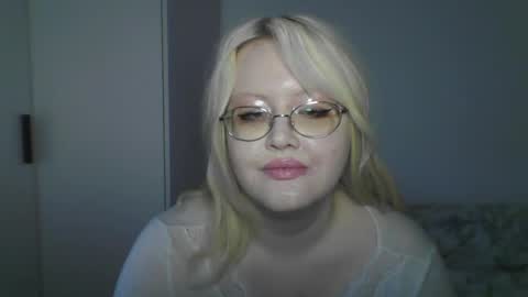 elayne_sweet online show from May 20, 6:19 am