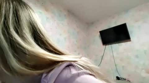 MIa online show from February 25, 1:21 pm