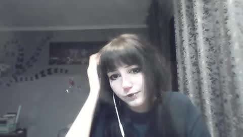 Lia online show from April 19, 6:10 pm