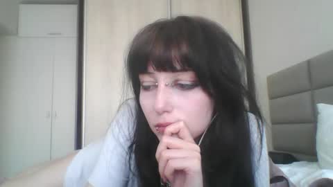 Lia online show from May 31, 8:10 am
