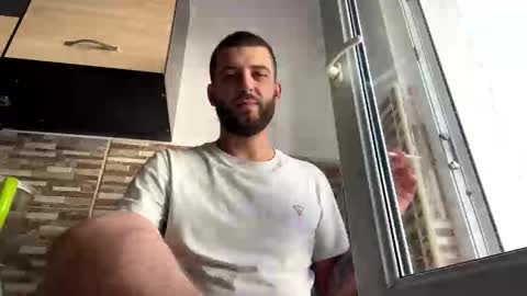 elchapoguzman95 online show from November 2, 11:23 am