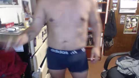 Snapshot of elcogelon696 chatting on December 19, 4:19 am Ale Umbral online show from December 19, 4:19 am