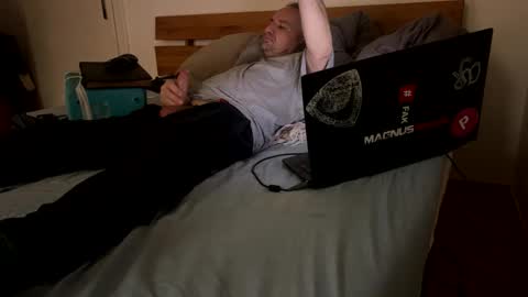 elcretinmo online show from February 7, 8:07 am