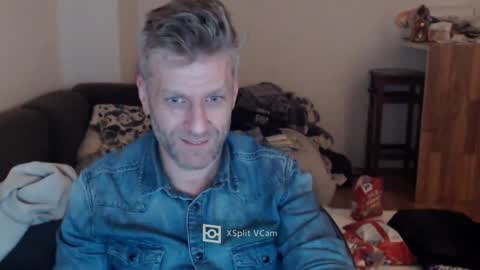 Snapshot of elculiador2207 chatting on December 6, 11:25 pm Timm online show from December 6, 11:25 pm