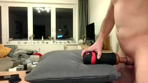 elcumbo01 online show from March 28, 7:57 pm