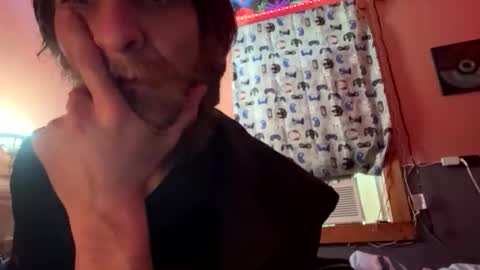 eldryn1984 online show from March 18, 10:57 pm