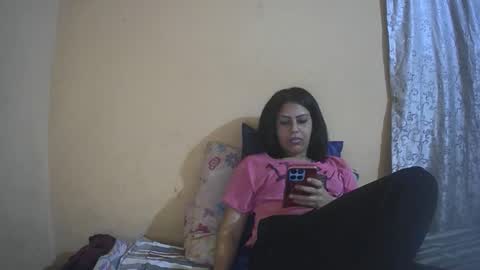 Isabella online show from October 6, 4:48 pm