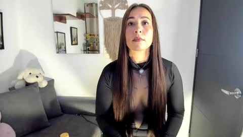 Snapshot of electra_hunt chatting on February 3, 2:53 am Electra- Please help me reach 100 likes online show from February 3, 2:53 am