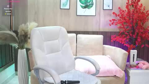 Electra Jones online show from November 25, 11:32 am