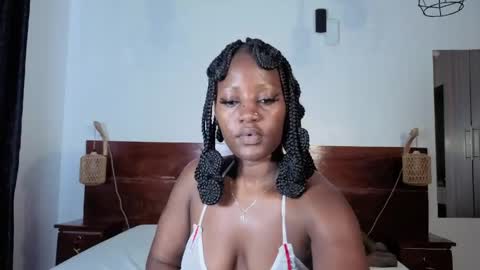 Snapshot of elegant_ebony chatting on May 9, 8:19 am Nika online show from May 9, 8:19 am