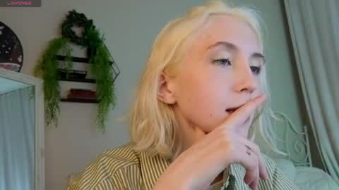 Elen  online show from May 29, 4:27 pm