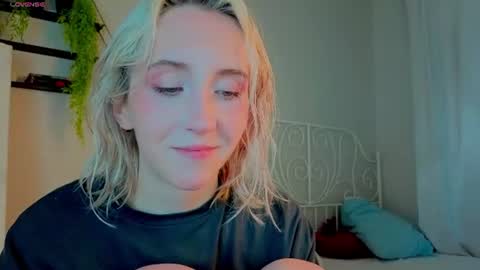 Elen  online show from July 23, 5:49 am