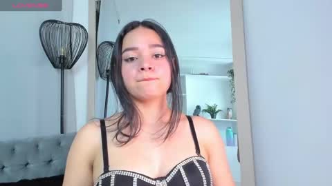 Snapshot of elen_cr chatting on October 7, 3:47 am Elen CR online show from October 7, 3:47 am