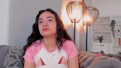 Snapshot of elen_cr chatting on October 22, 7:35 pm Elen CR online show from October 22, 7:35 pm