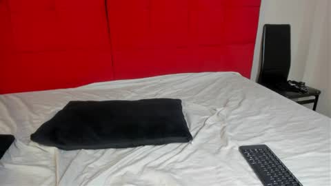 Snapshot of elena_and_derek chatting on December 13, 12:20 am Elena Derek online show from December 13, 12:20 am