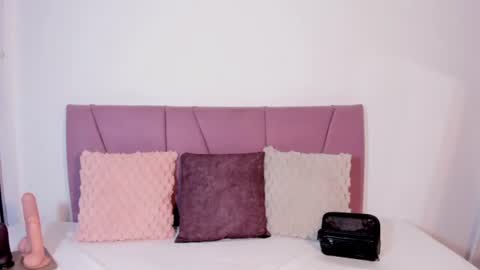 elena_wolff online show from June 30, 11:33 am
