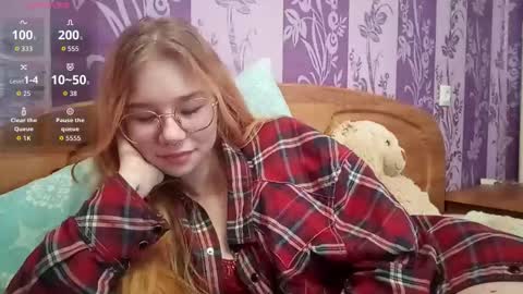 Snapshot of elenacastellani chatting on February 9, 3:43 am Mia online show from February 9, 3:43 am