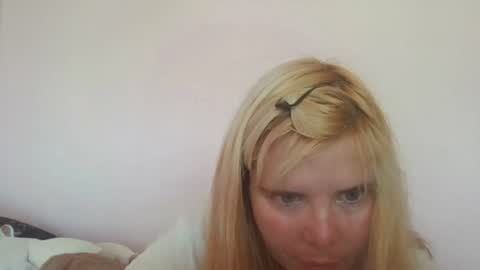 Snapshot of elenaflirt chatting on June 25, 8:19 am Elena online show from June 25, 8:19 am