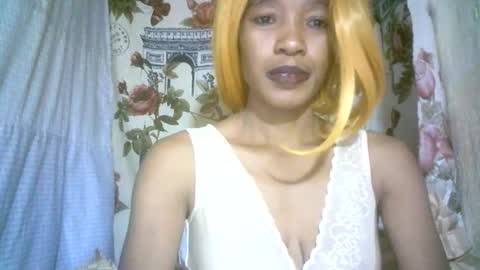 elenah013 online show from October 31, 4:35 am