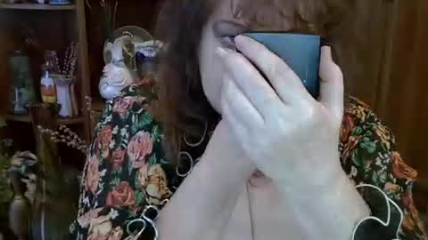 Snapshot of elenazed chatting on October 11, 9:30 am ElenaZed online show from October 11, 9:30 am