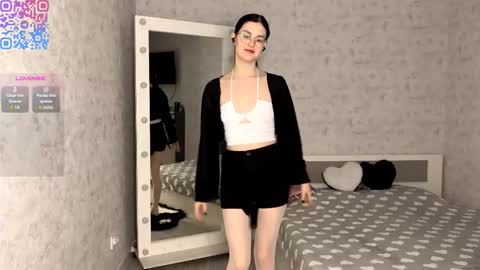 Snapshot of eleniswackhammer chatting on December 15, 9:08 pm Annie PVT IS OPEN online show from December 15, 9:08 pm