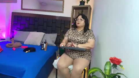 elenna_boobs_ online show from March 12, 4:18 am