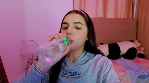 agnes online show from April 14, 6:36 pm