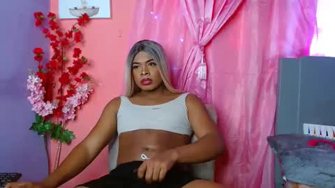 eletrabrowns online show from February 14, 8:37 pm