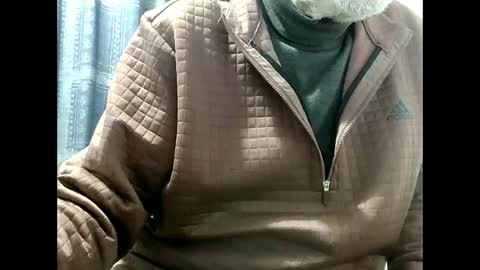 Snapshot of elfyonee chatting on December 8, 4:07 pm elfyonee online show from December 8, 4:07 pm