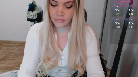 Ella online show from December 19, 11:29 am