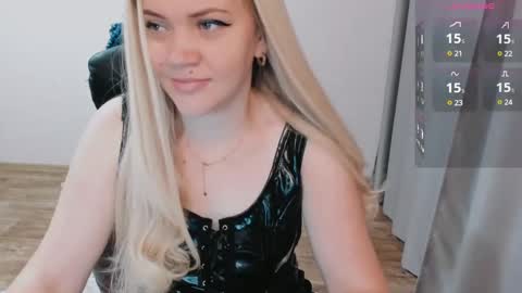 Ella online show from December 20, 8:28 am