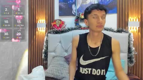 Snapshot of elian_julian chatting on November 19, 8:09 pm Elian Julian online show from November 19, 8:09 pm