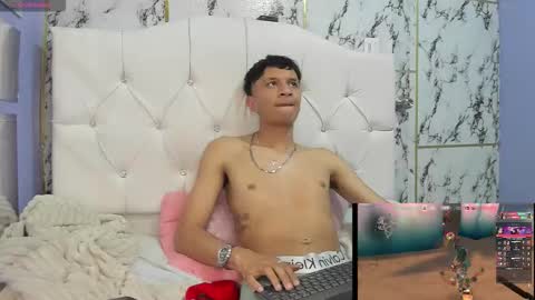 Snapshot of elian_julian chatting on November 29, 2:03 am Elian Julian online show from November 29, 2:03 am