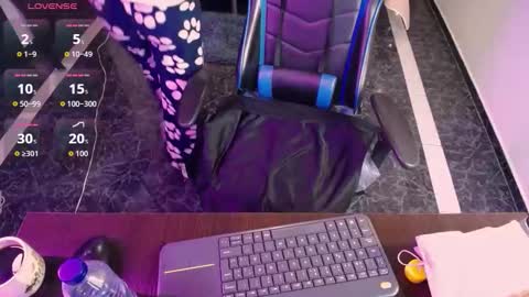 Snapshot of eliana_meaw chatting on February 19, 2:57 pm eliana_meaw online show from February 19, 2:57 pm