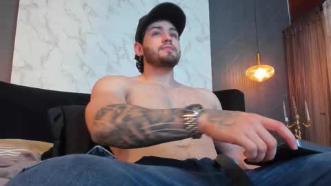 Elian online show from November 25, 2:06 pm