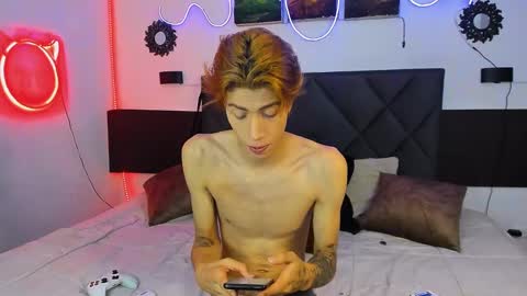 Snapshot of eliann_adam chatting on December 4, 12:03 pm eliann_adam online show from December 4, 12:03 pm