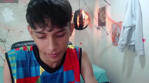 Snapshot of eliasblue chatting on December 7, 5:15 am E L I A S online show from December 7, 5:15 am