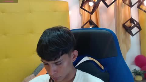 Snapshot of eliasblue chatting on March 11, 7:58 am E L I A S online show from March 11, 7:58 am