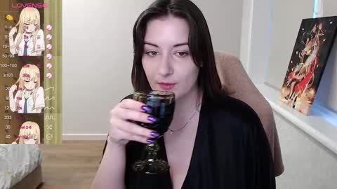 Elise online show from December 8, 2:49 am