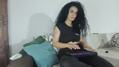 eliebullet online show from October 2, 5:53 pm