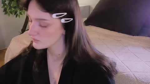 Ellie online show from November 12, 5:30 am