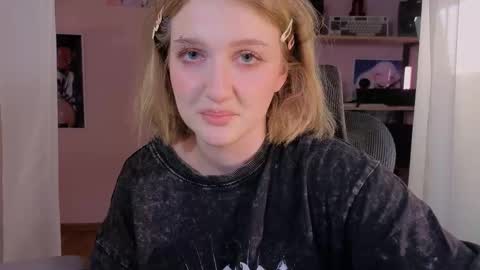 Ellie online show from February 15, 7:51 am